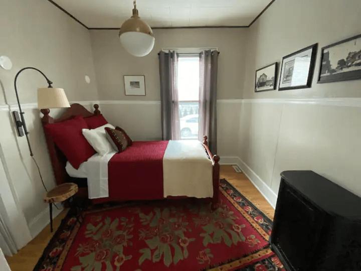 Cozy 3 & 4 Bed Home 2 Blocks To Hospitals & Lambeau Green Bay Extérieur photo