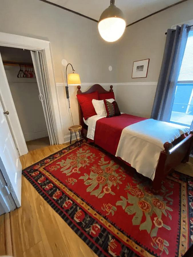 Cozy 3 & 4 Bed Home 2 Blocks To Hospitals & Lambeau Green Bay Extérieur photo